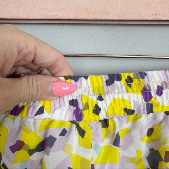 DIANE VON FIRSTENBERG | DVF Silk Abstract Patterned Shorts Women’s Size 2 - Picture 9 of 9